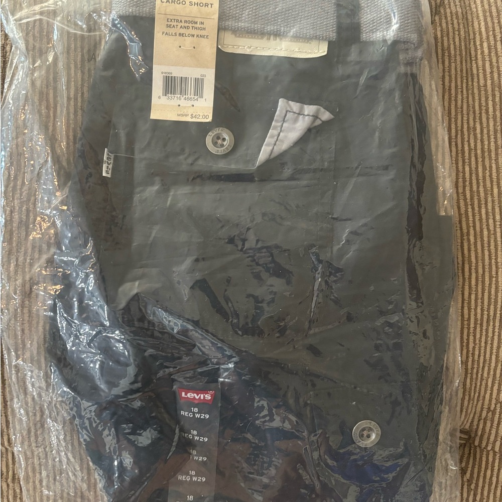 Boys Levi’s Black Cargo shorts